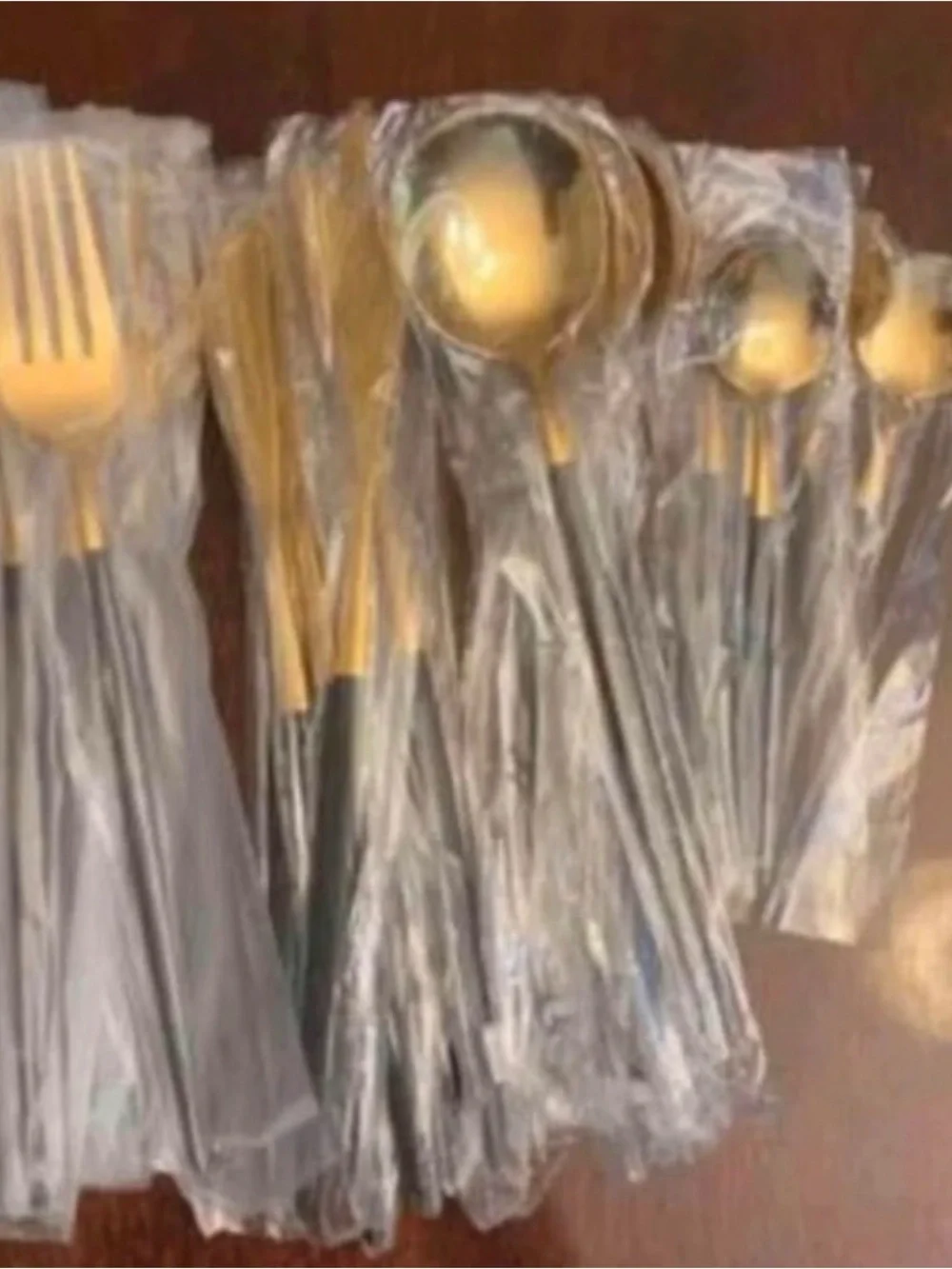 Stainless steel silverware set 24 pieces
